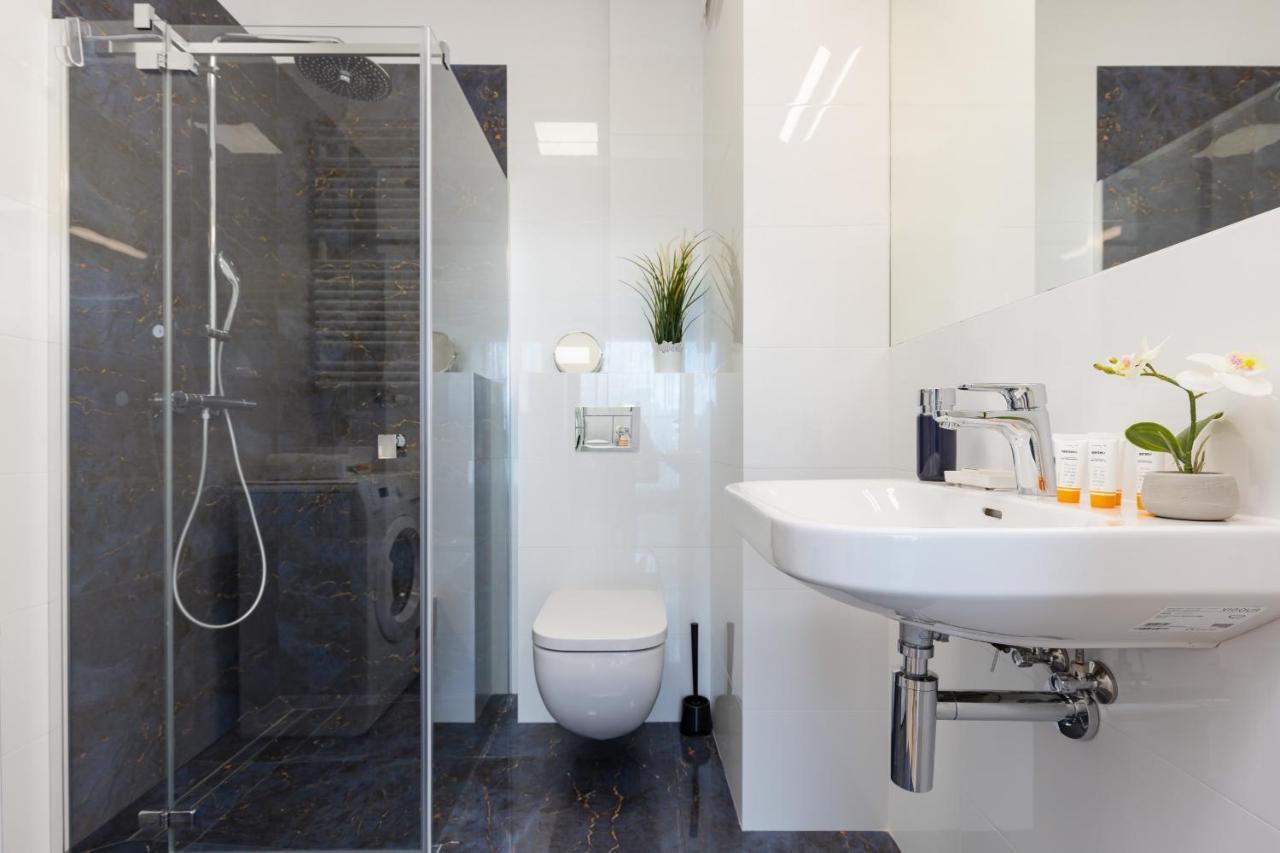 Warszawa Śródmieście Bonifraterska Apartments by Renters Zewnętrze zdjęcie